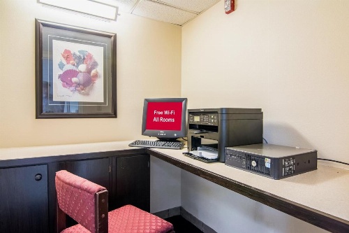 Red Roof Inn Fayetteville I-95 image 14